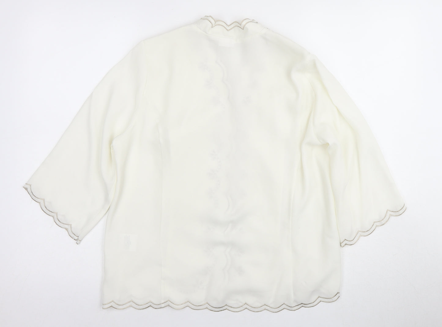 Damart Women’s White Blouse Size 14 3/4 Sleeve Button Fastening