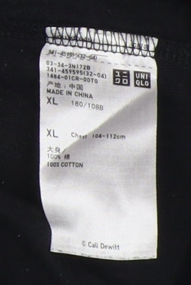 Uniqlo Men's Black XL Graphic Quote T-Shirt