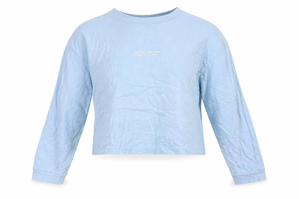 Front view of Pull&Bear unisex blue cropped t-shirt, s, spring