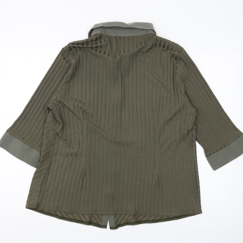 ESSENCE Women's Green Button-Up 3/4 Sleeve Shirt