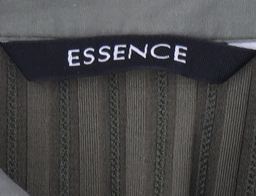 ESSENCE Women's Green Button-Up 3/4 Sleeve Shirt