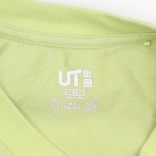 Uniqlo Green XS Graphic Tee Unisex Casual
