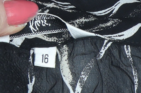 Klass Women's Black Floral Button-Up Shirt Size 16