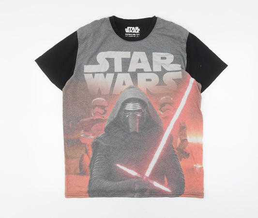 Front view of Star Wars Men's Black Grey L Graphic T-Shirt
