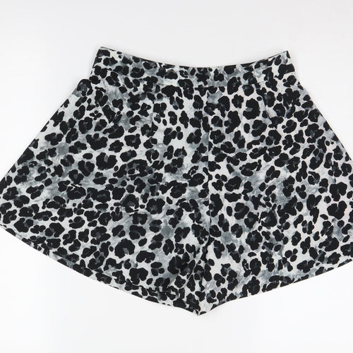Zara Women's Black Animal Print Chino Shorts M