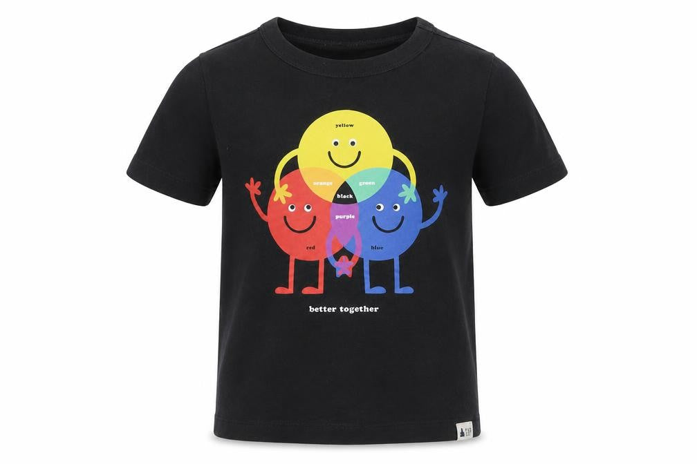 Front view of Gap boys’ black cotton graphic t-shirt 4 years