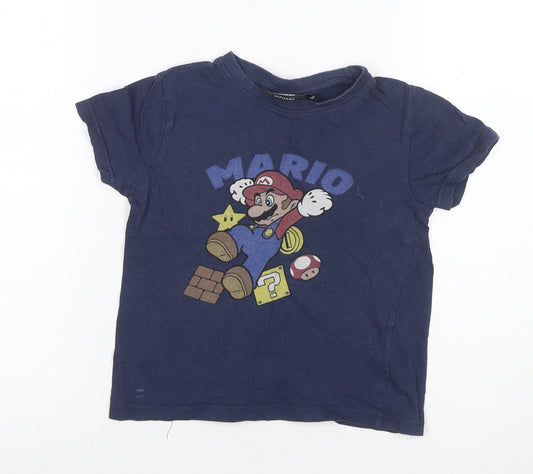Front view of Super Mario boys’ blue t-shirt 6 years graphic print