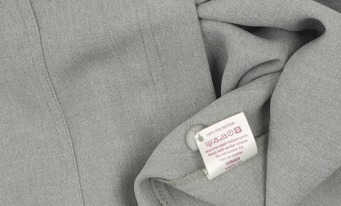 Bonmarché Women's Green Button-Up Shirt Size 18