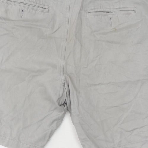 Maine New England Men’s Grey Chino Shorts Size 38