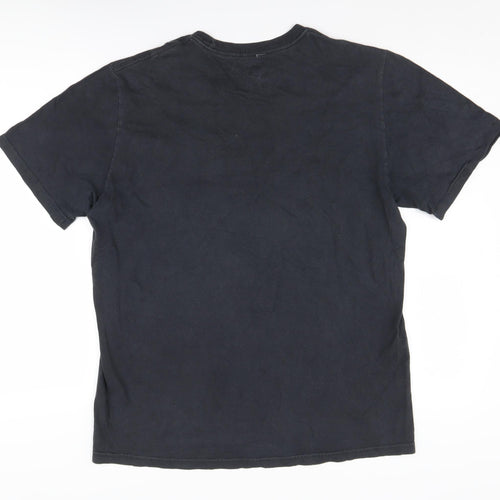 Nike Men's Black L T-Shirt with Logo Pocket