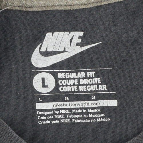 Nike Men's Black L T-Shirt with Logo Pocket