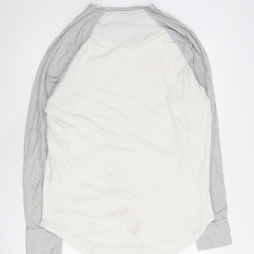 Hollister Men’s Grey Long Sleeve Crew Neck T-Shirt
