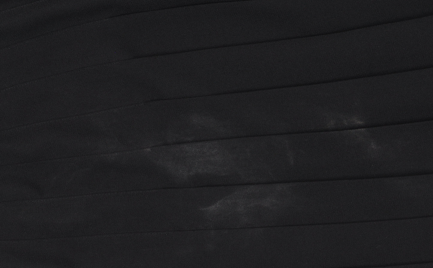 Amaranto Women's Black Pleated Skirt Size 18 Casual