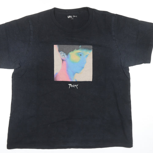UT Men's Black Graphic Print T-Shirt XS