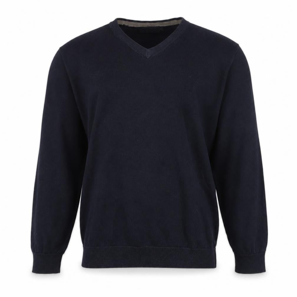 Front view of James Pringle Men's Black V-Neck jumper M