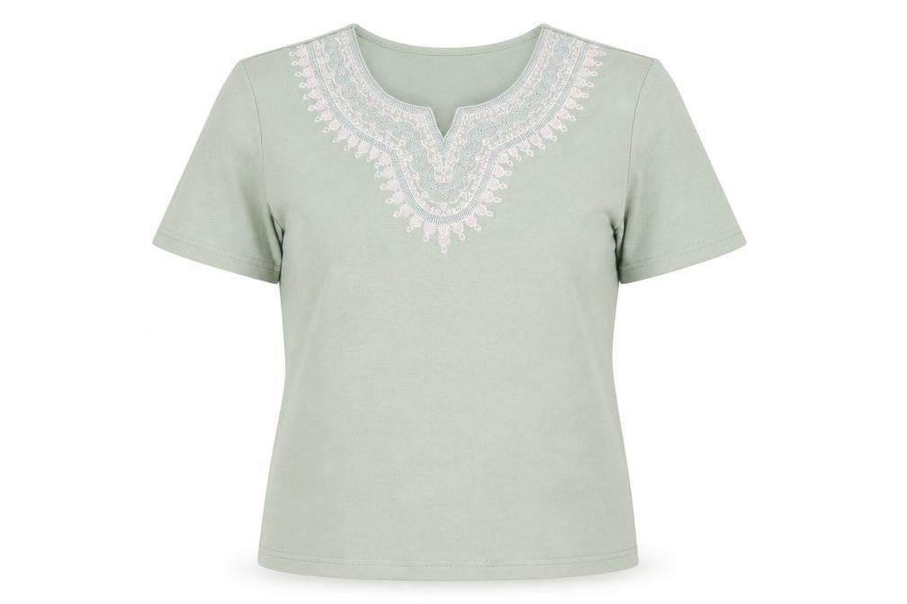 Eastex Women's Green Embroidered T-Shirt, Size 10