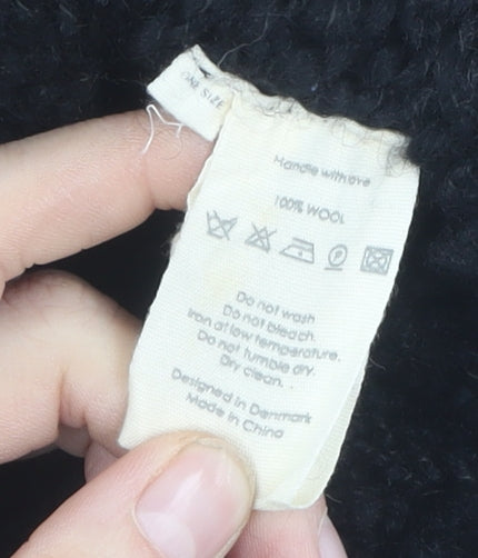 Gro á live Women's Black Wool Poncho One Size Classic