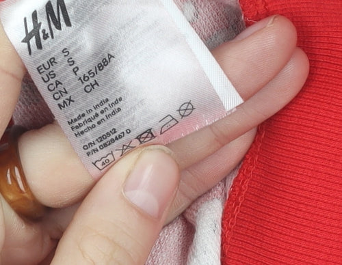 H&M Women's Red Snoopy Christmas Sweatshirt - Size S