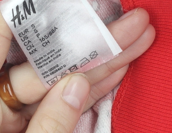 H&M Women's Red Snoopy Christmas Sweatshirt - Size S