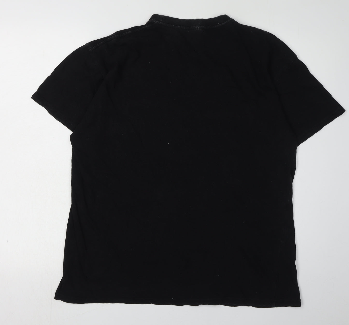 Club Men's Black XL Deadpool Graphic T-Shirt