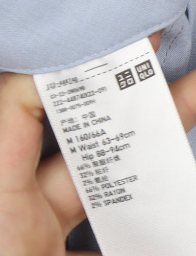 Uniqlo Women's Blue Pleated Skirt M - Stylish and Versatile