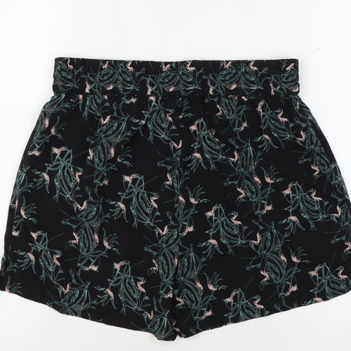 Jacqueline de Yong Women's Black Floral Shorts M