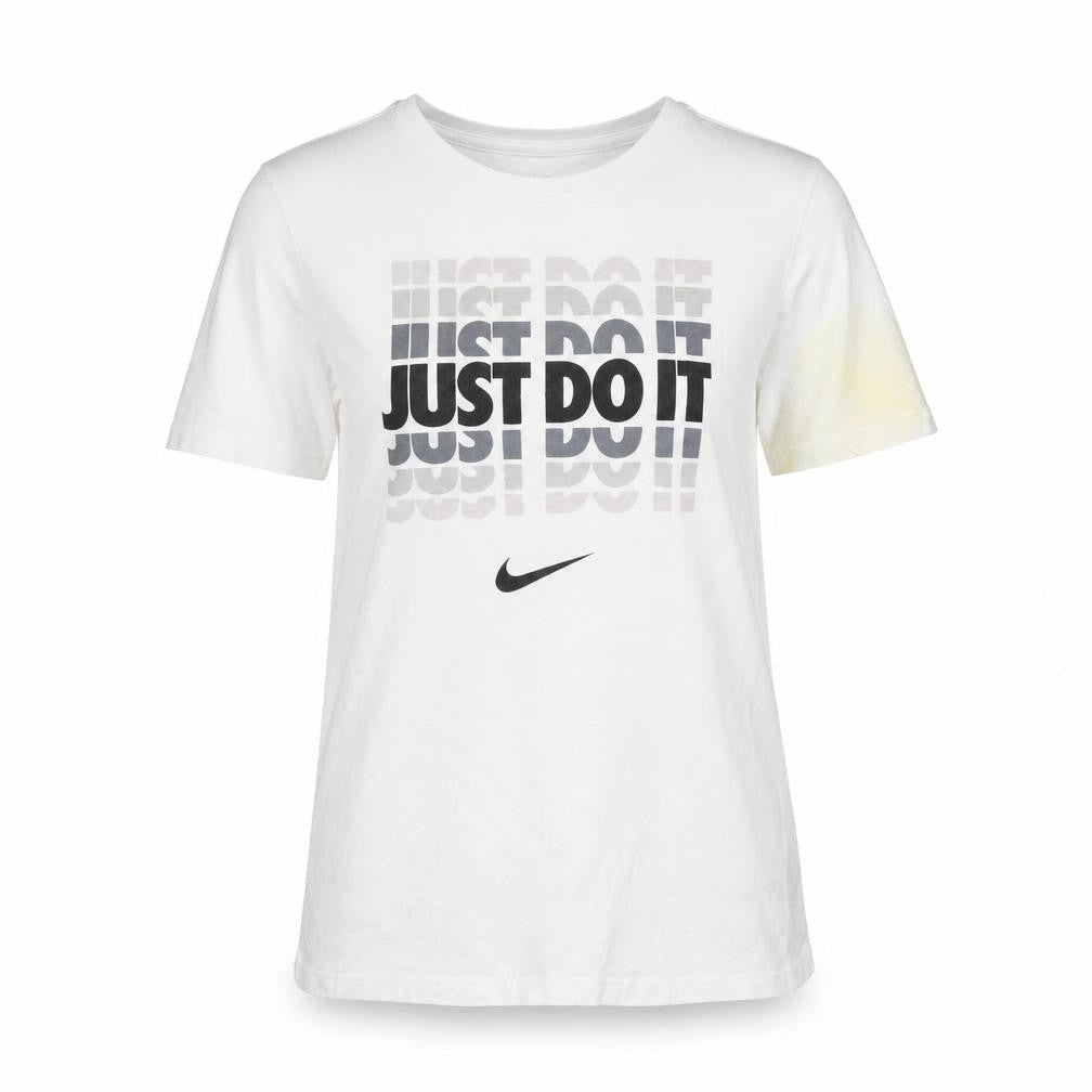 Front view of Nike Teens White Cotton T-Shirt, size 12, Athletic Fit