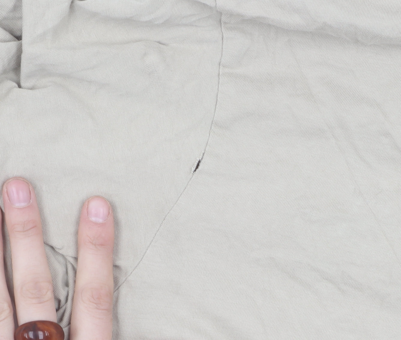 Columbia Beige Men's T-Shirt Size L Short Sleeve Logo