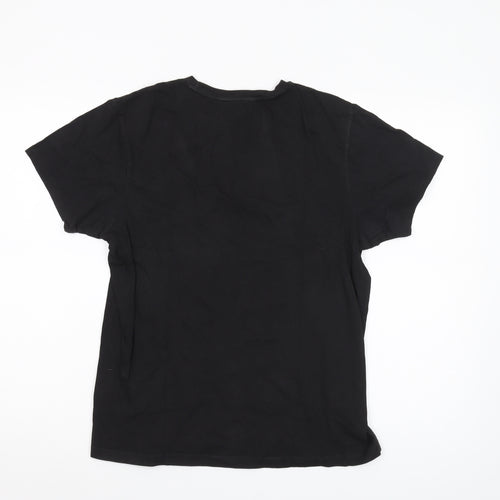 Ben Sherman T-shirt, size Medium.