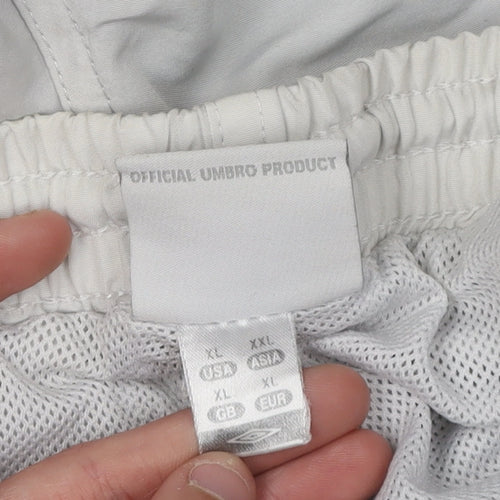 Umbro Men's White Athletic Shorts XL for Gym & Running