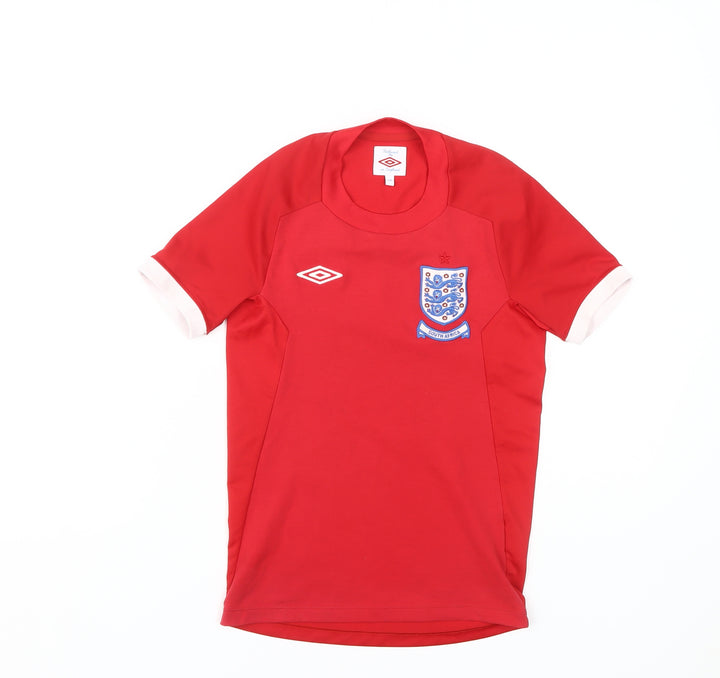 Umbro Boys Red Football T-Shirt Size 146, Sports