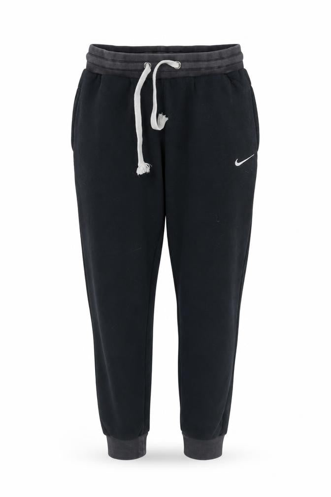 Front view of Nike unisex black jogger trousers s