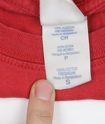 Gildan Red Band T-Shirt, Size S, Graphic Print