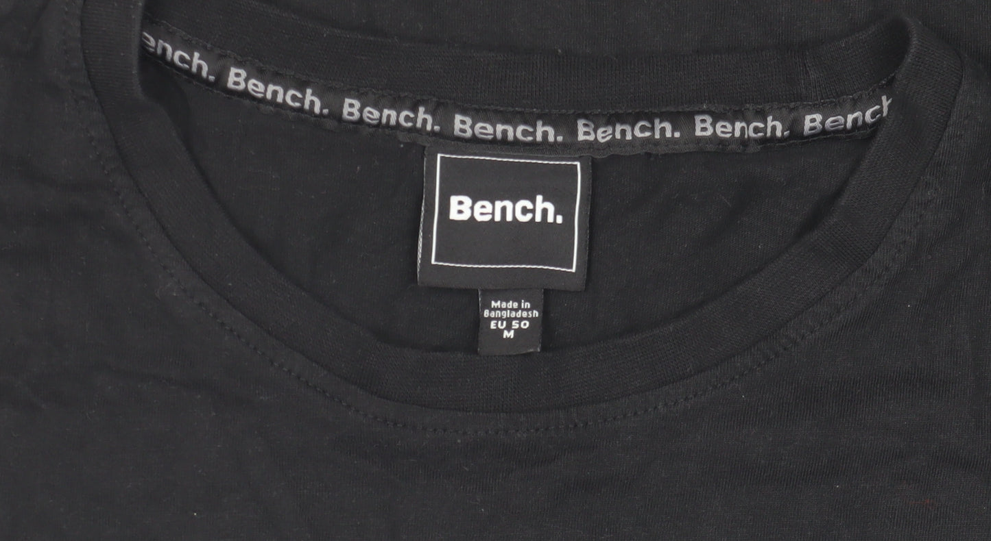 Bench Graphic T-shirt Size M