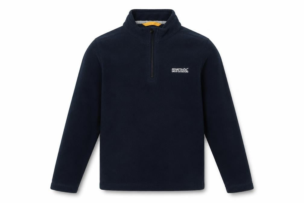 Front view of Regatta boys’ black fleece sweatshirt 10 years 1/4 zip