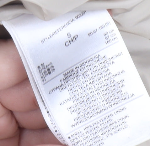 Gap Women’s Ivory Puffer Waistcoat S - Winter Casual