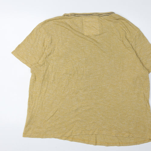 Deluxe Men's Gold 2XL Graphic Print T-Shirt