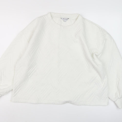 Great Plains Women's White Crew Neck Sweatshirt - Size S