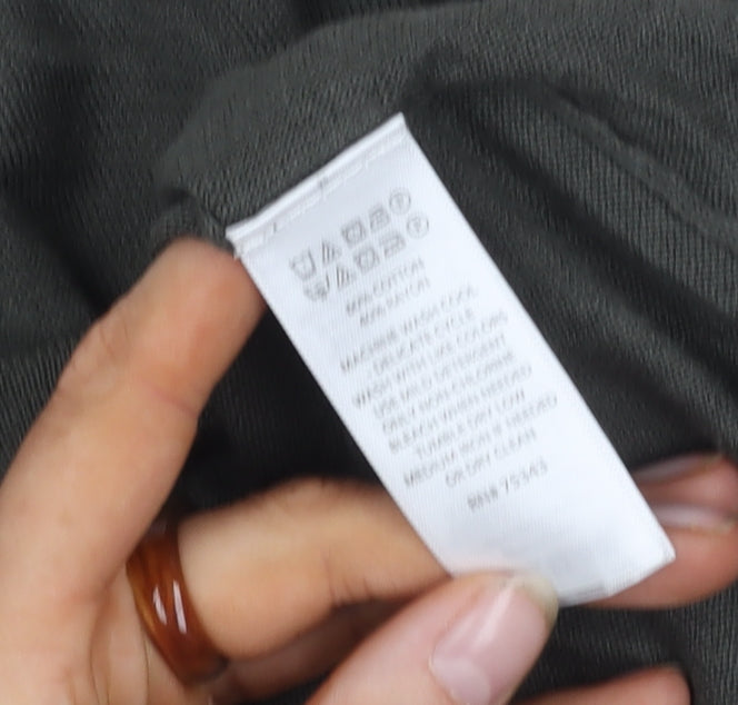 if it were me Women's Green M Basic V-Neck Jersey Top