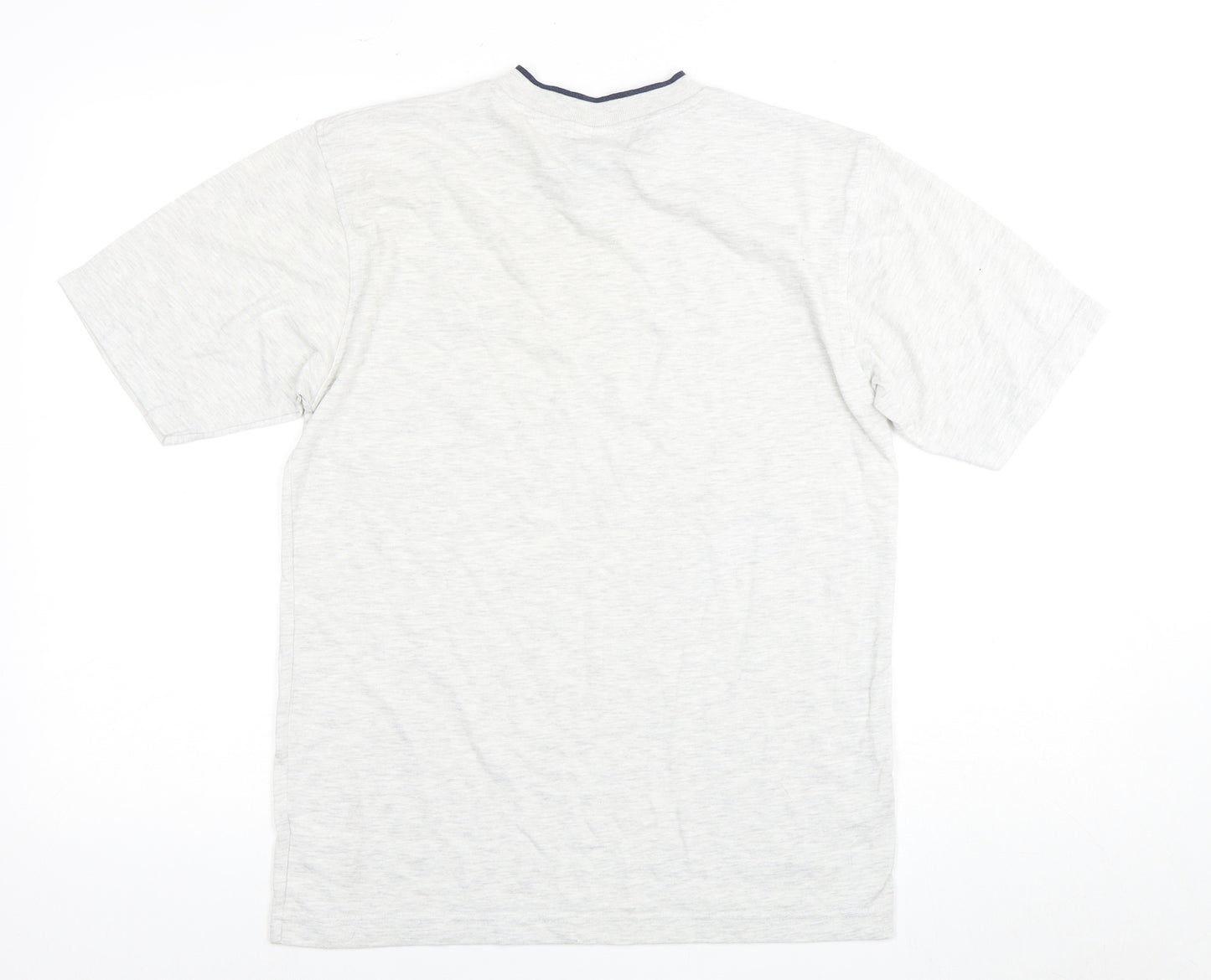 Umbro Men's White V-Neck T-Shirt S