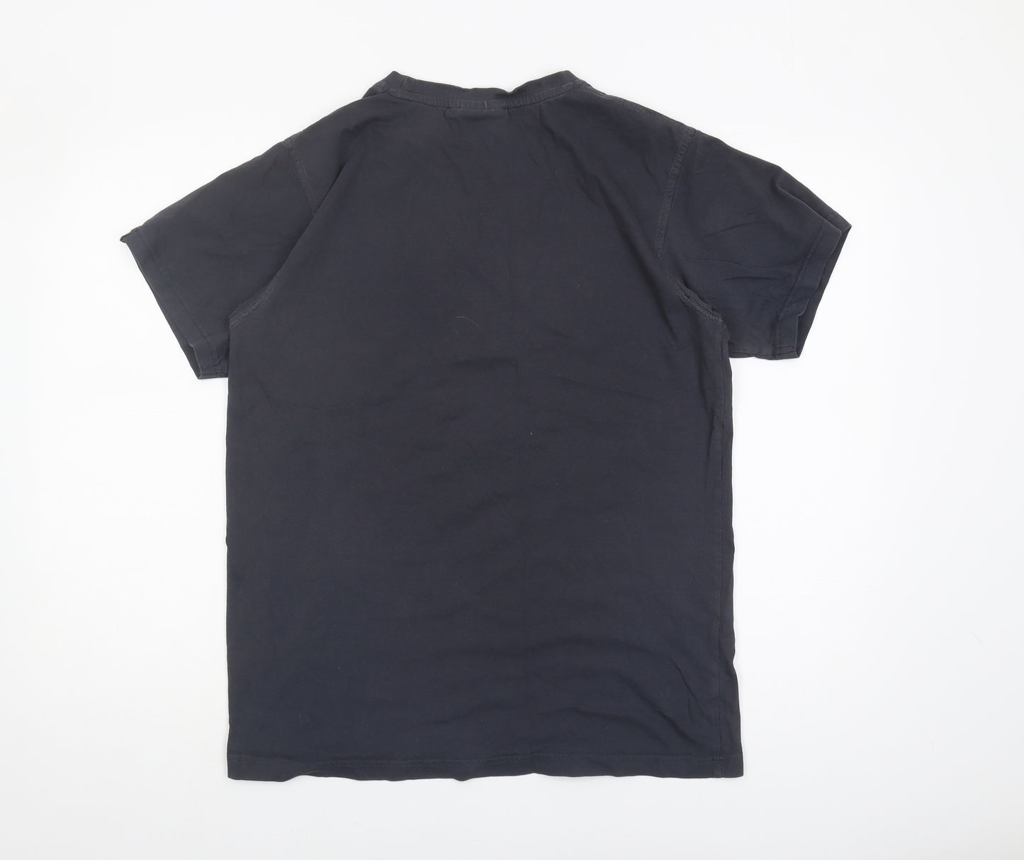 Wild Kiwi Men's Black Tribal T-Shirt Medium