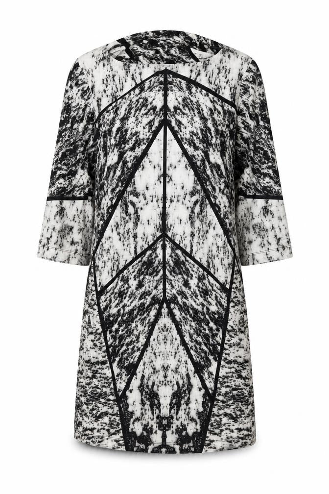 Front view of Wallis Women's Geometric 3/4 Sleeve Dress S