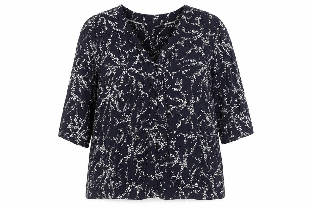 Front view of Bonmarché Women's Floral Blouse, size 22