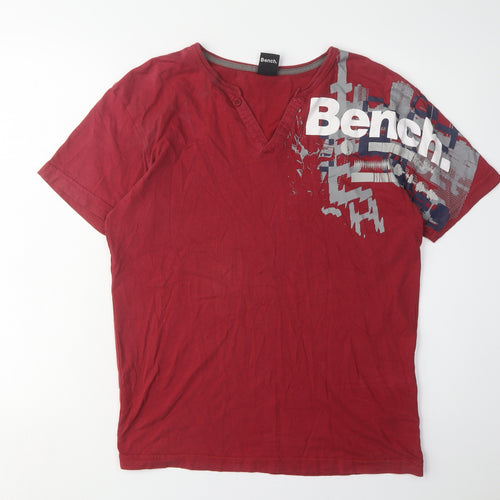 Bench Men's Red Graphic t-shirt size S