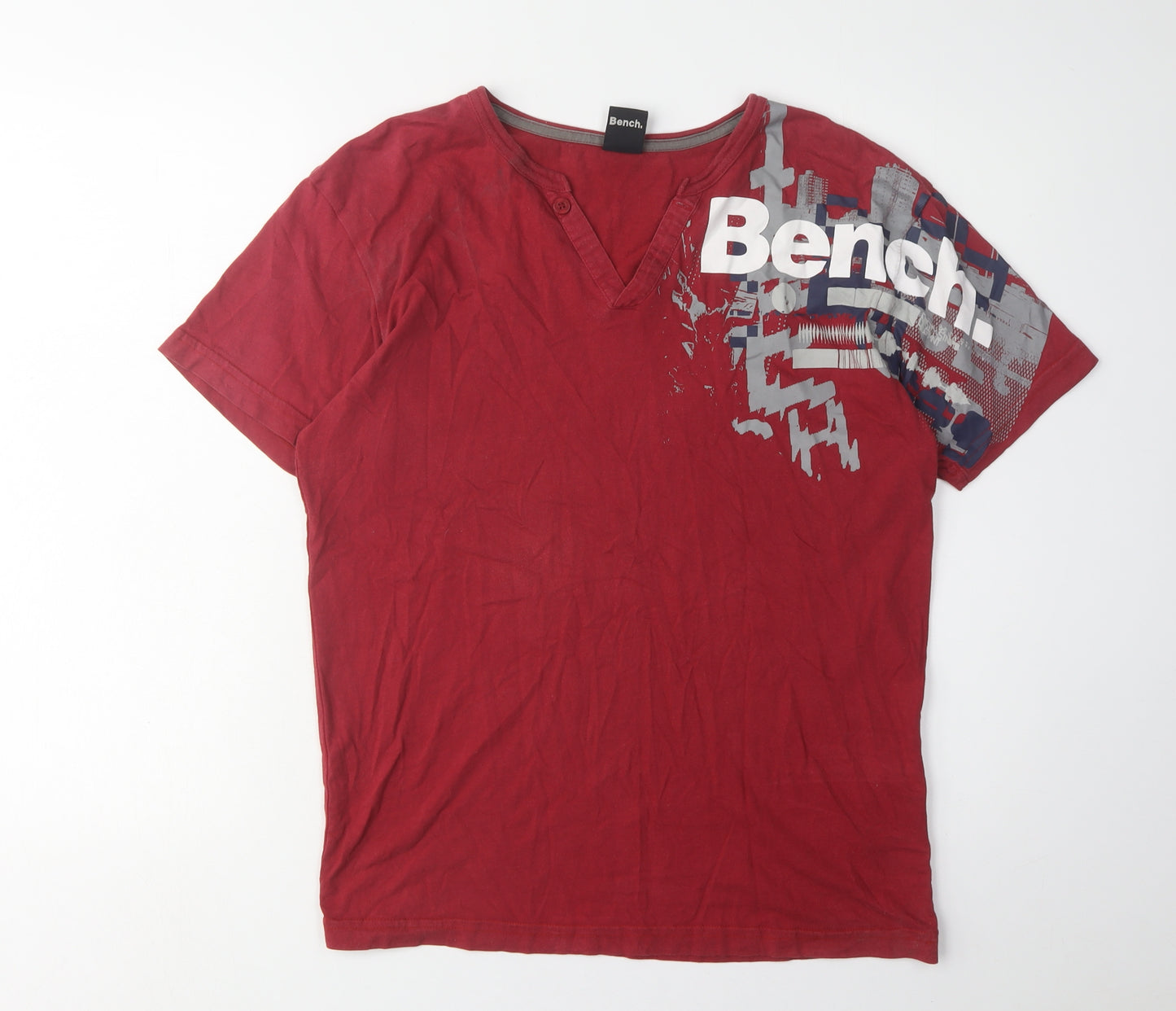 Bench Men's Red Graphic t-shirt size S