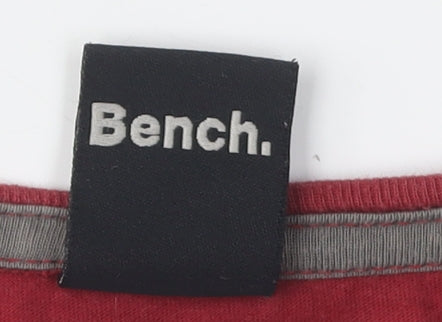 Bench Men's Red Graphic t-shirt size S