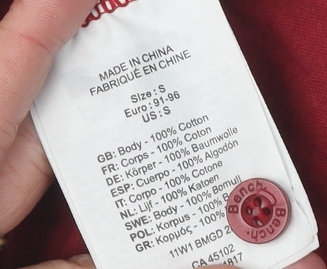 Bench Men's Red Graphic t-shirt size S