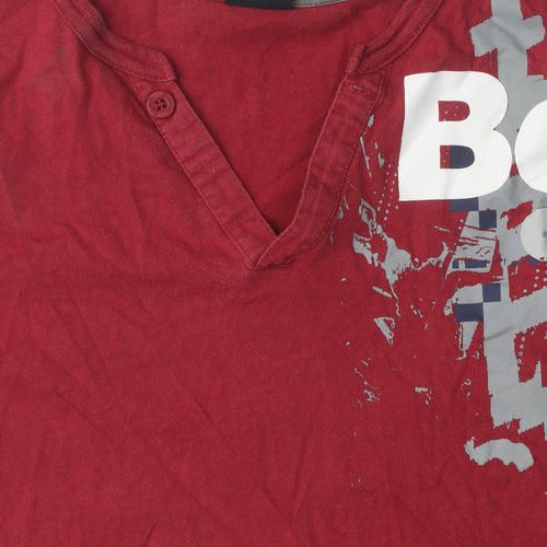 Bench Men's Red Graphic t-shirt size S