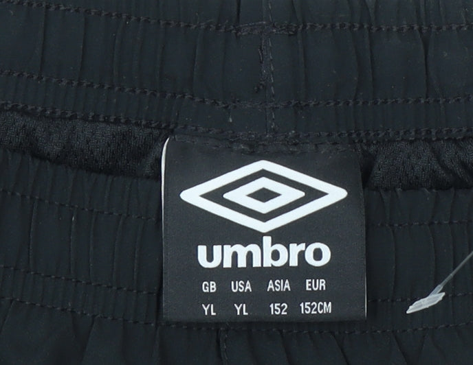 Umbro Boys Black Athletic Football Shorts Size 12 Years