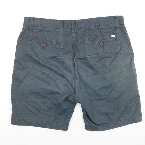 Le Shark XL Men's Green Chino Shorts
